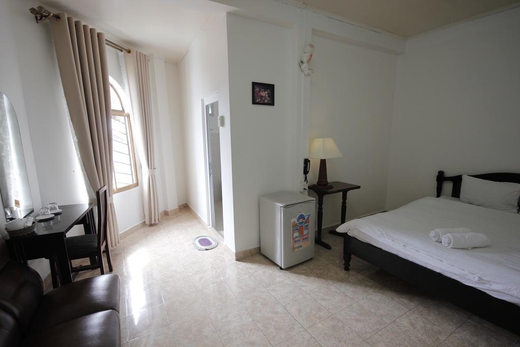 Binh Yen Hotel Da Lat Exterior photo